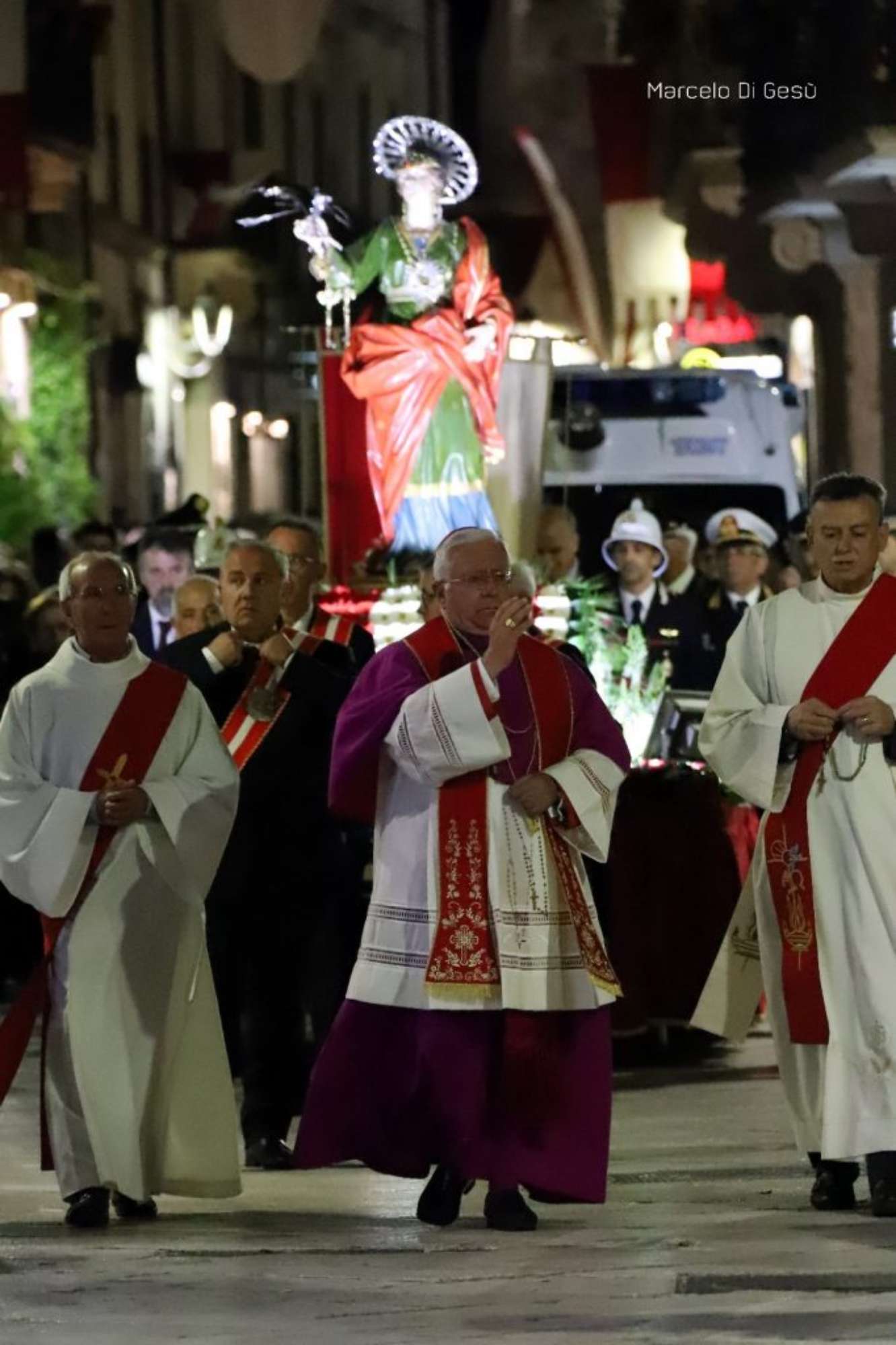 Processione, con la partecipazione del Vescovo della Diocesi di Altamura-Gravina-Acquaviva delle Fonti.