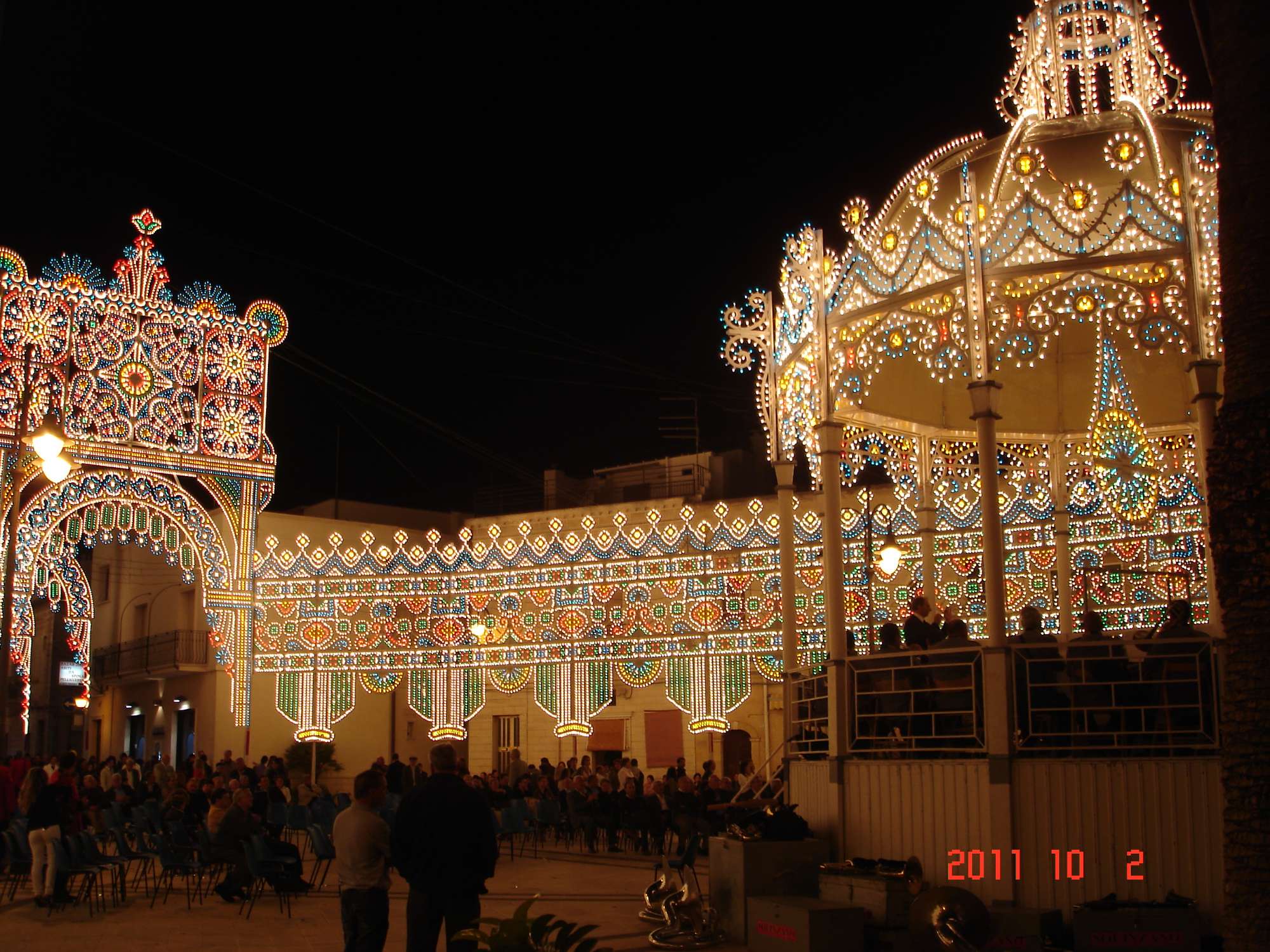 Luminarie e concerto bandistico Piazza Municipio (2011)