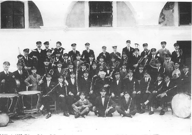 27 febbraio 1927- Chiostro palazzo San Domenico- banda con M° Caravaglios