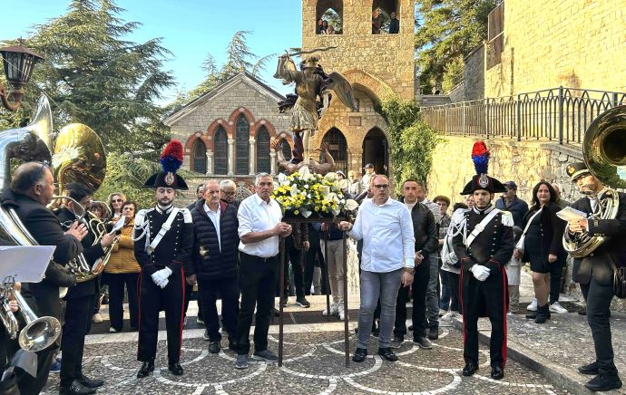 Partenza della processione dall'Abbazia Sant'Angelo