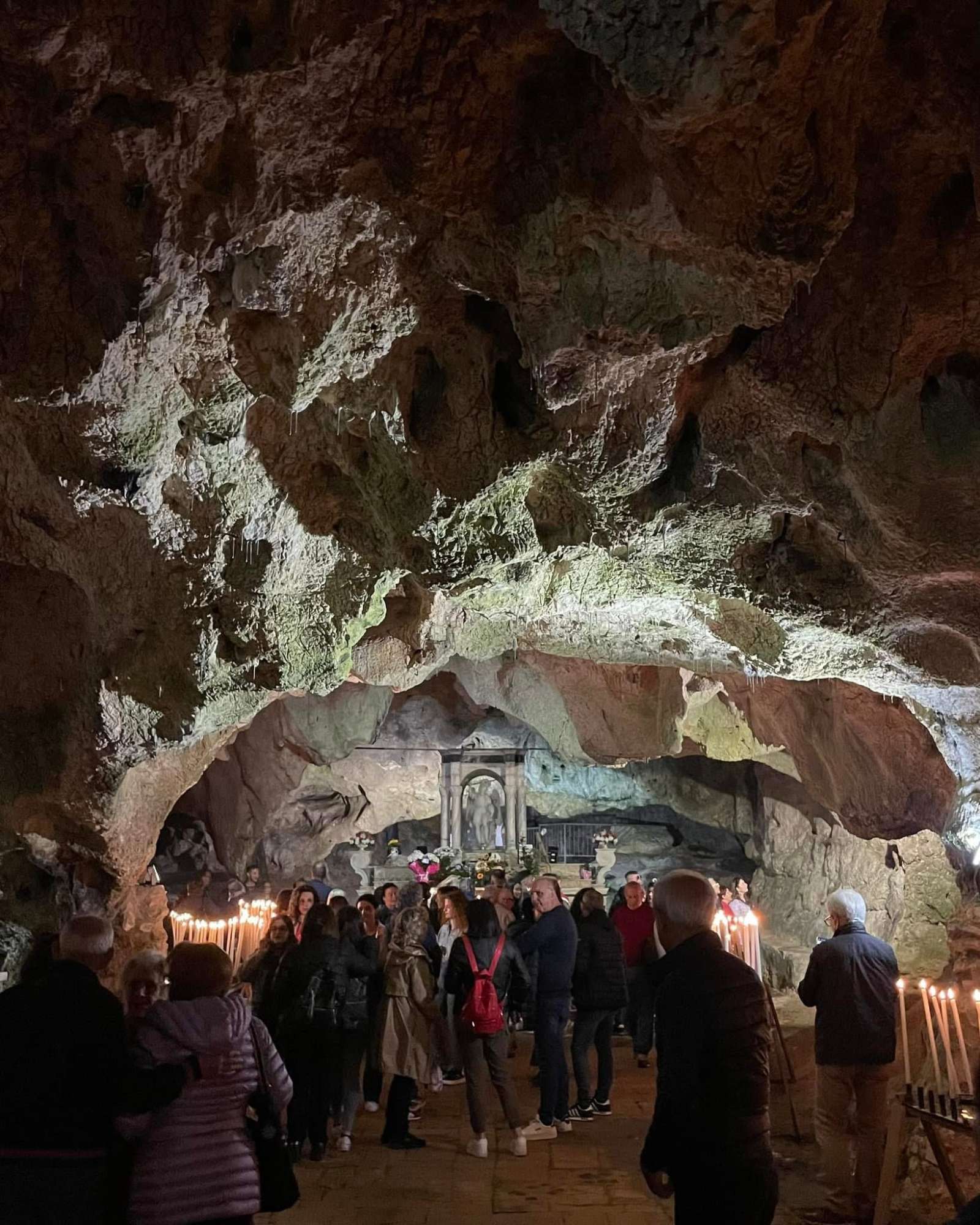 Pellegrinaggio alla grotta di San Michele Arcangelo