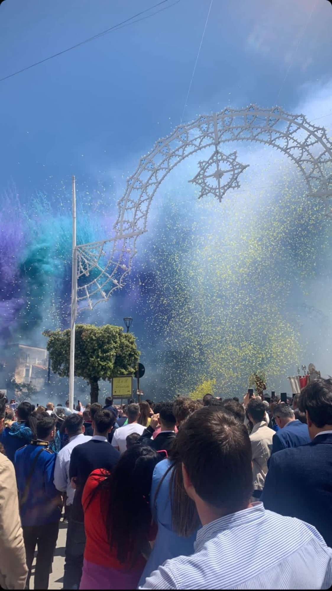Spettacolo pirotecnico al termine della processione dei Santi Michele e Cataldo in Piazza Giannone