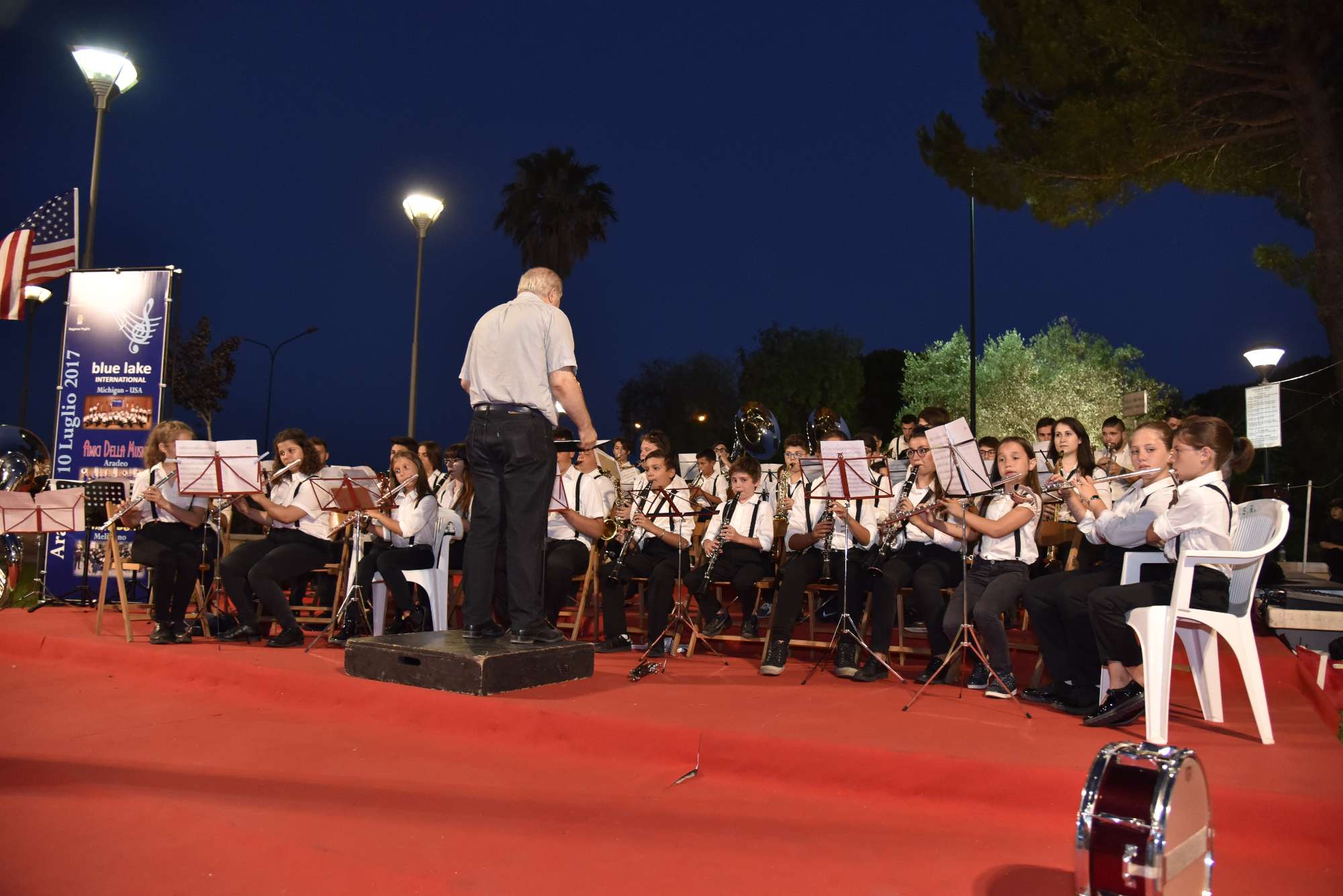 Anno 2017 -  Aradeo Piazza Don L. Lega -  Gemellaggio con Blu Lake Fine Arts Camp Michigan (USA) 